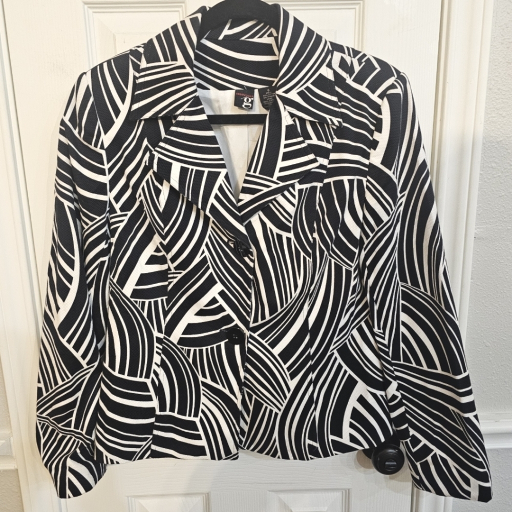 Women's Essentials G Size 6